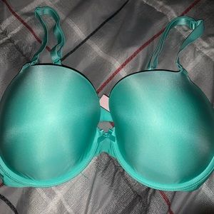 Victoria Secret 36 DD bra